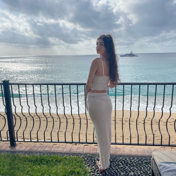 Crocheted Set- Beautiful Skirt & Top - Picture 4 of 4